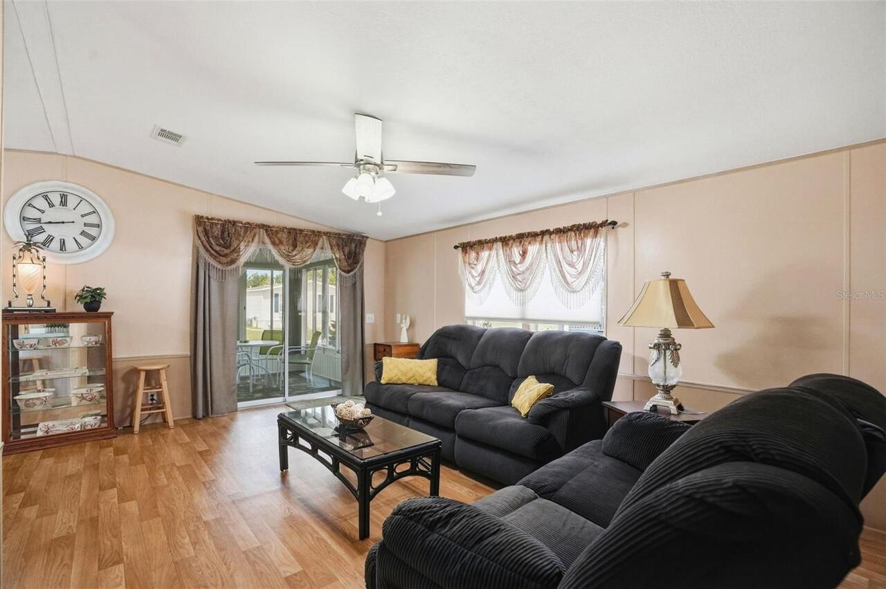 Listing Photo 12