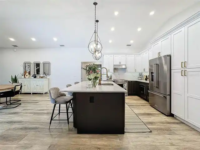 Listing Photo 16