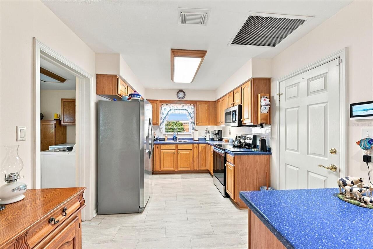 Listing Photo 12