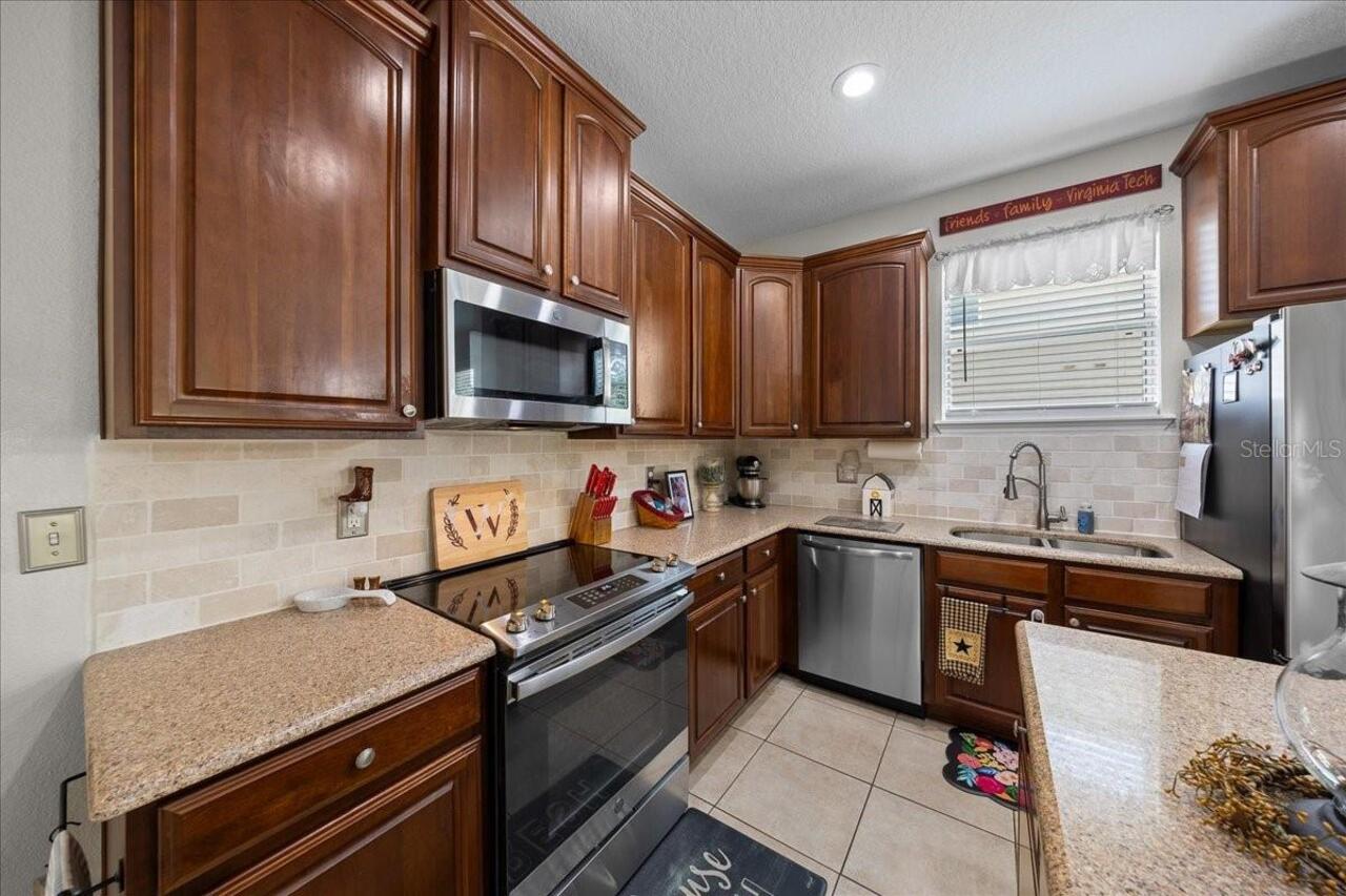 Listing Photo 8