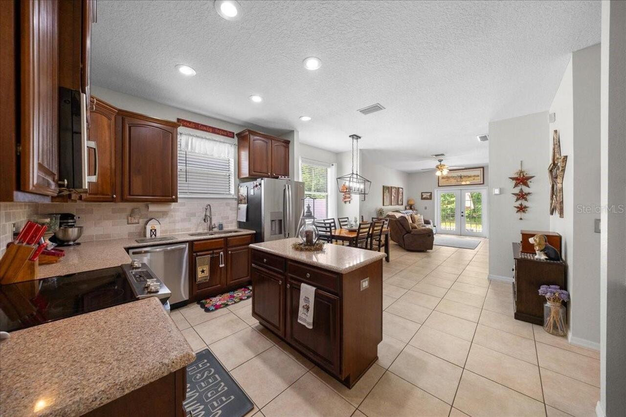 Listing Photo 10