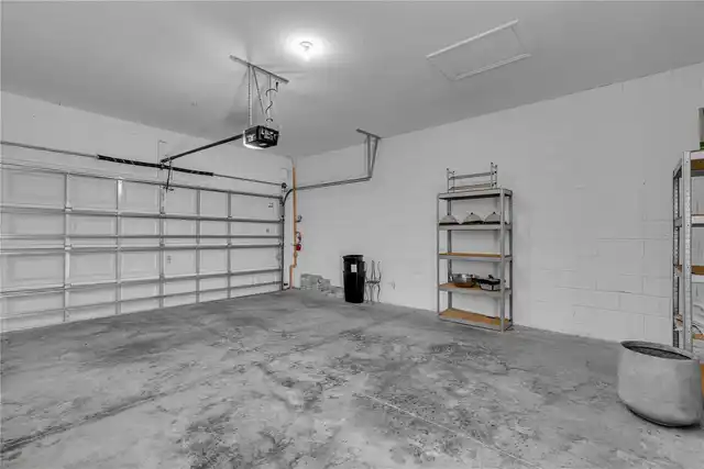 Listing Photo 11