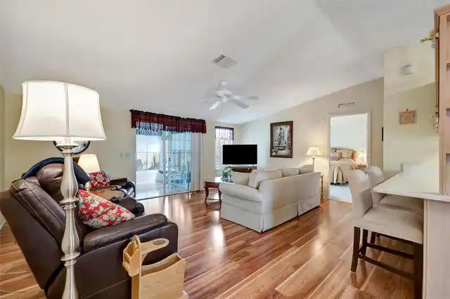 Listing Photo 14