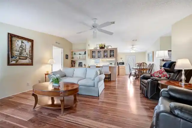 Listing Photo 16