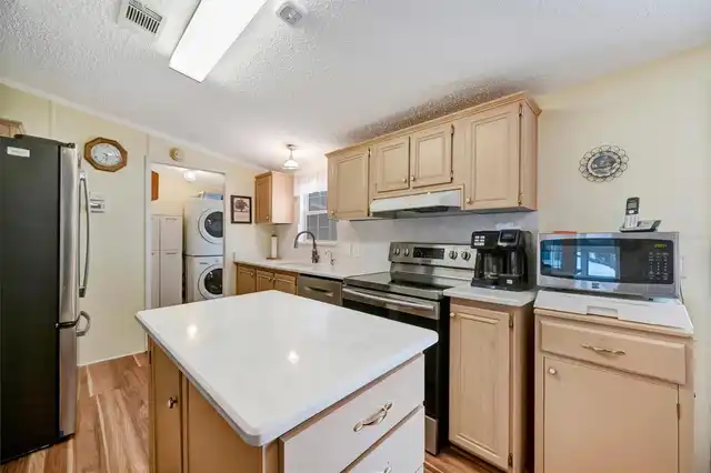 Listing Photo 22