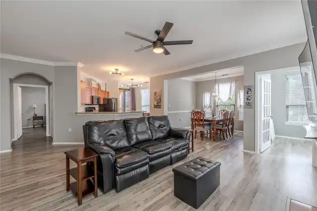 Listing Photo 10