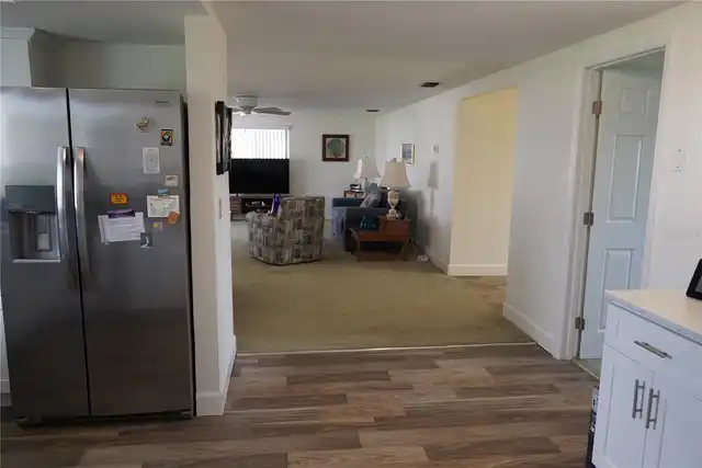 Listing Photo 11