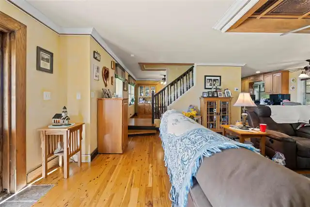 Listing Photo 12
