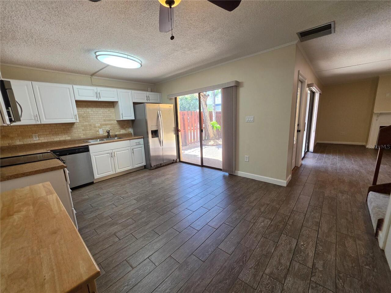 Listing Photo 11