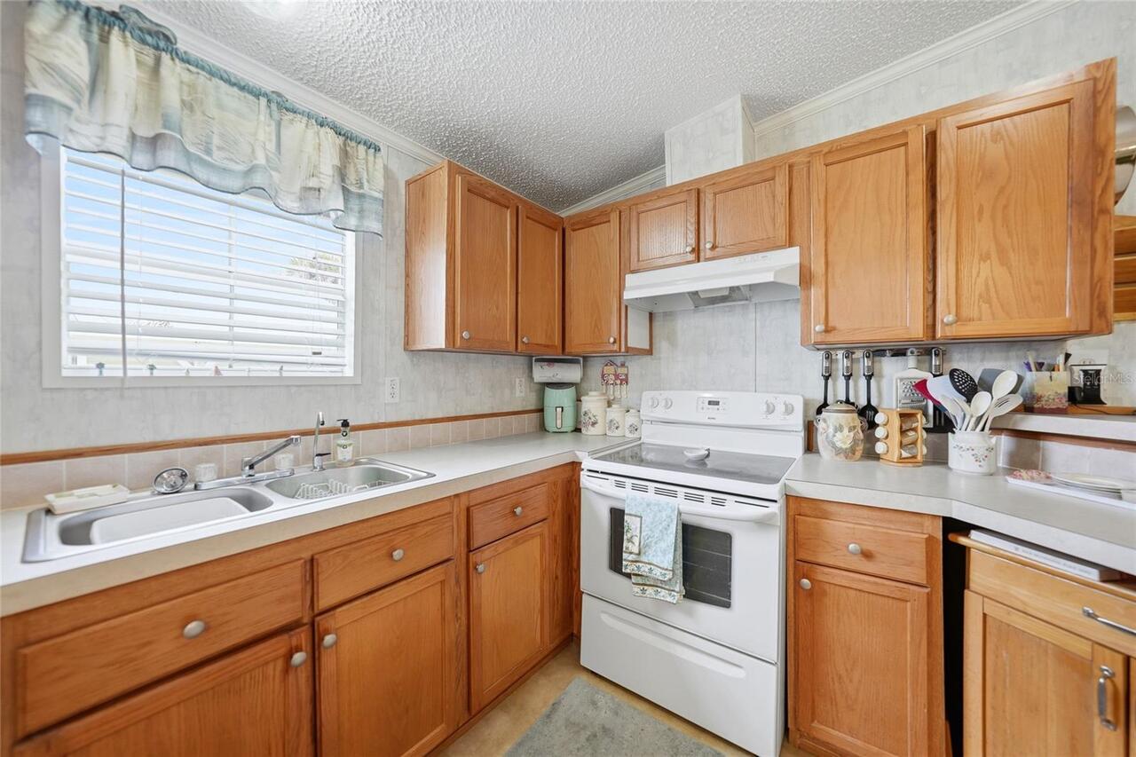 Listing Photo 9