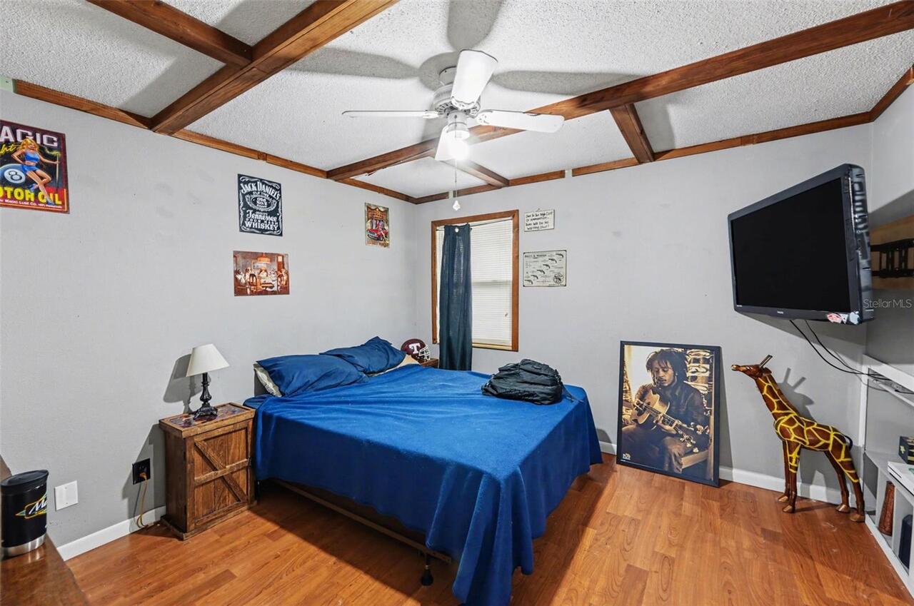 Listing Photo 16
