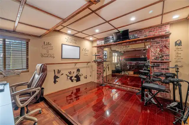 Listing Photo 21