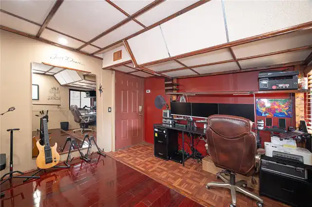 Listing Photo 22