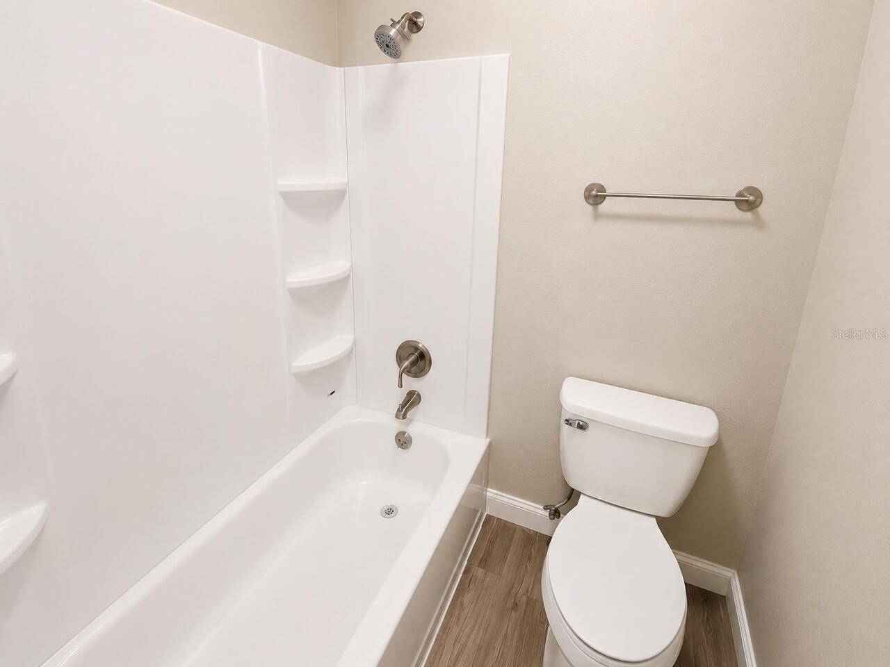 Listing Photo 9