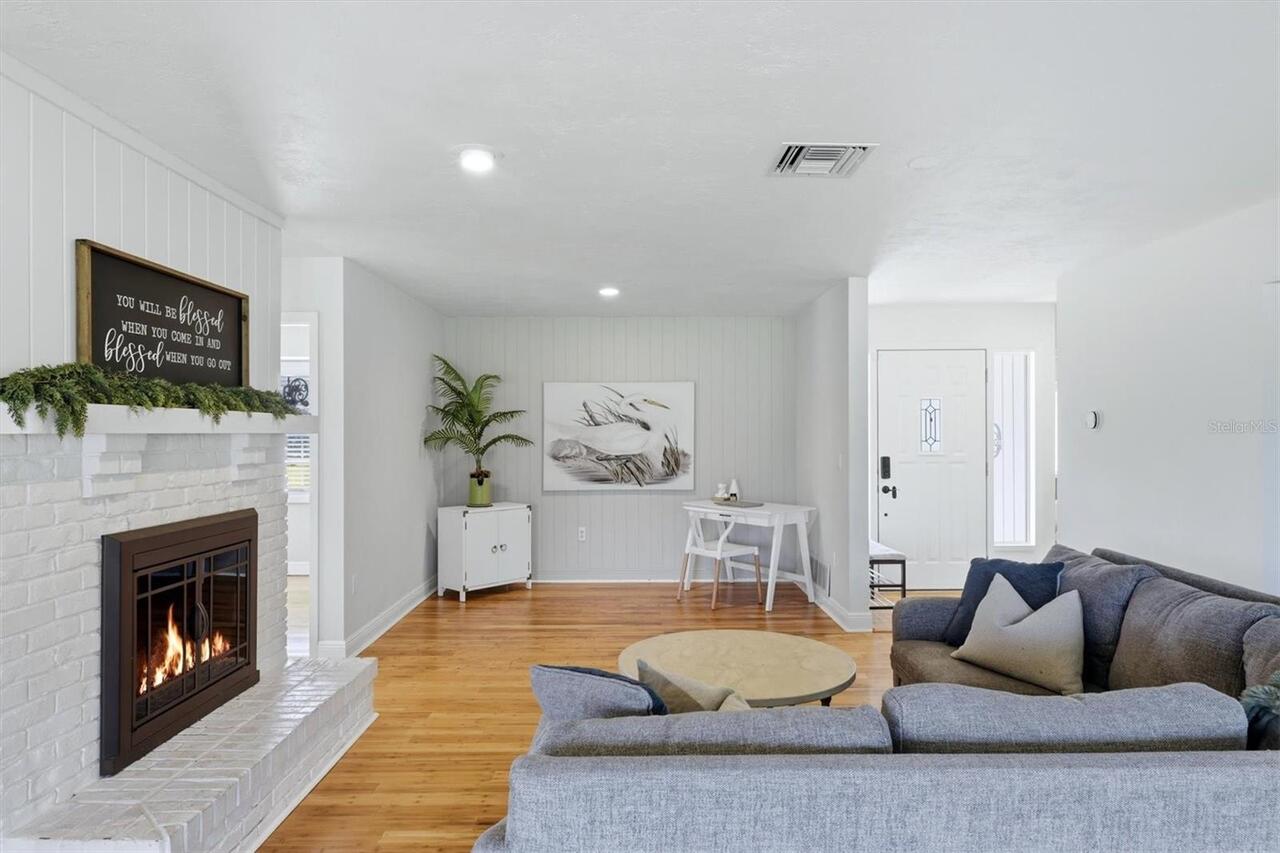 Listing Photo 16