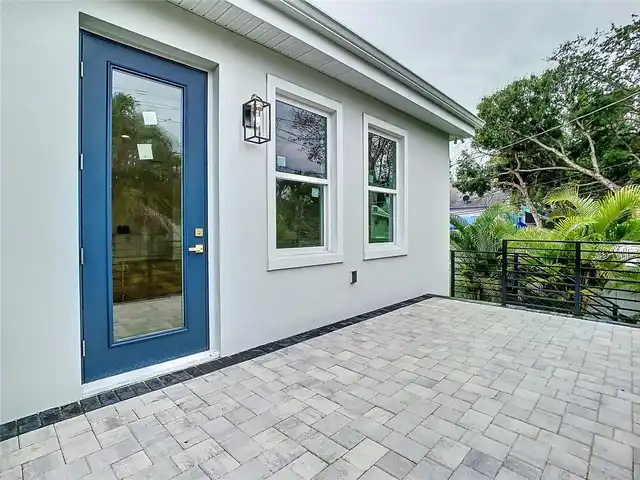 Listing Photo 8