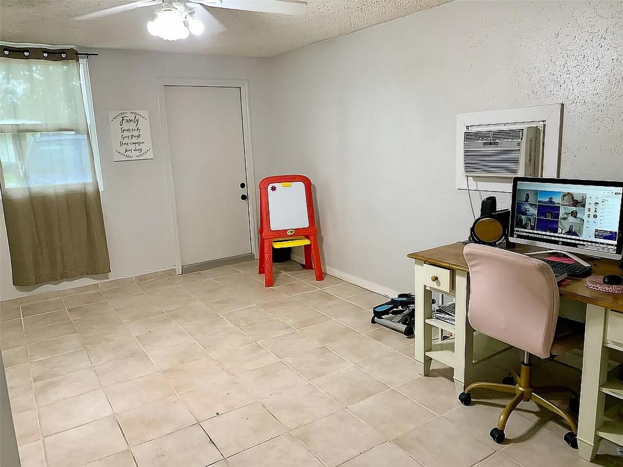 Listing Photo 11