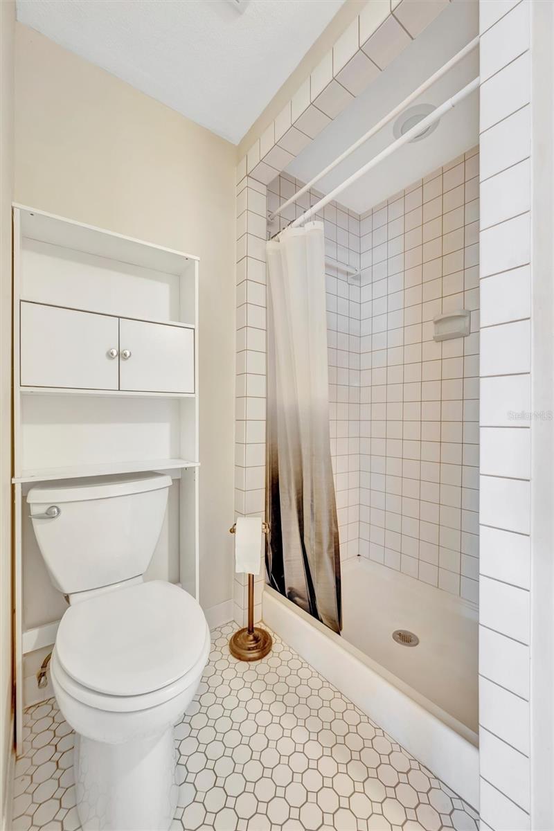 Listing Photo 12