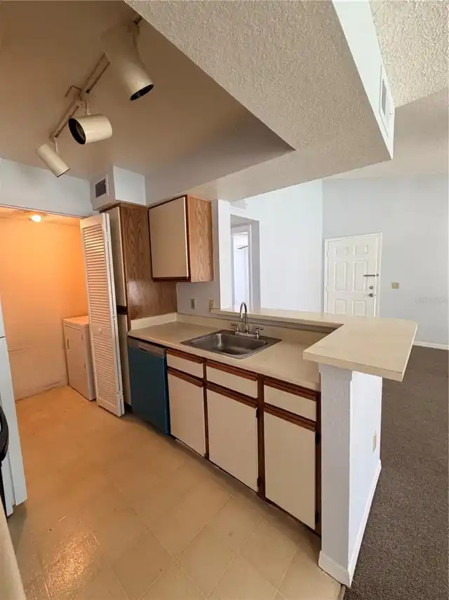 Listing Photo 9