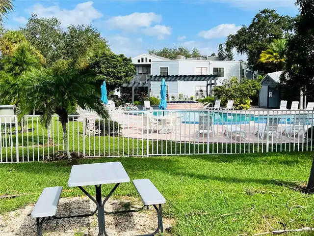 Listing Photo 18