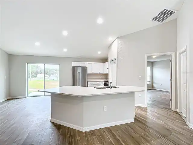 Listing Photo 7