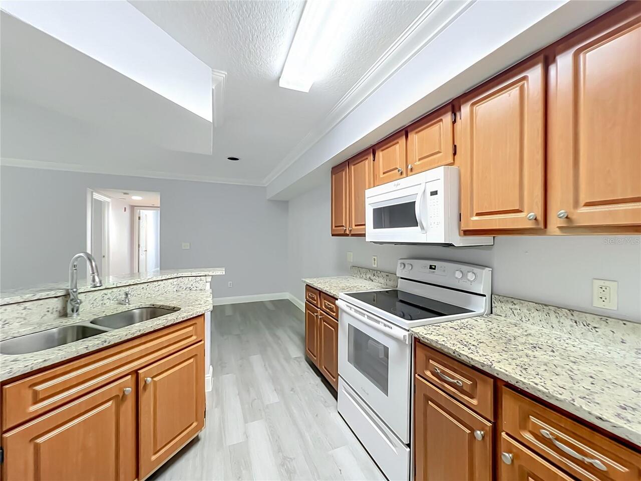 Listing Photo 8