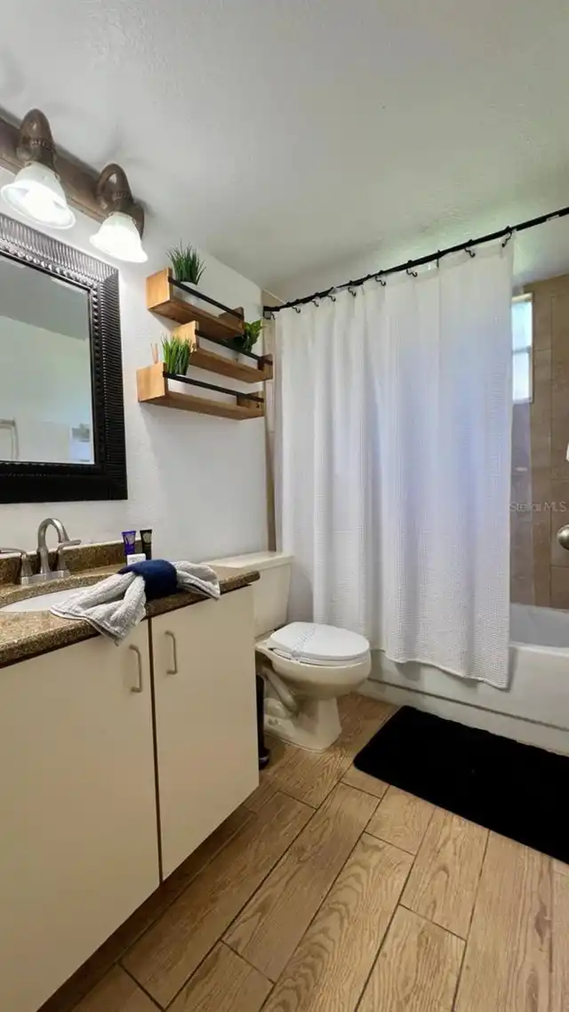 Listing Photo 10