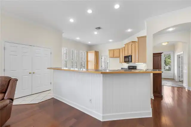 Listing Photo 25