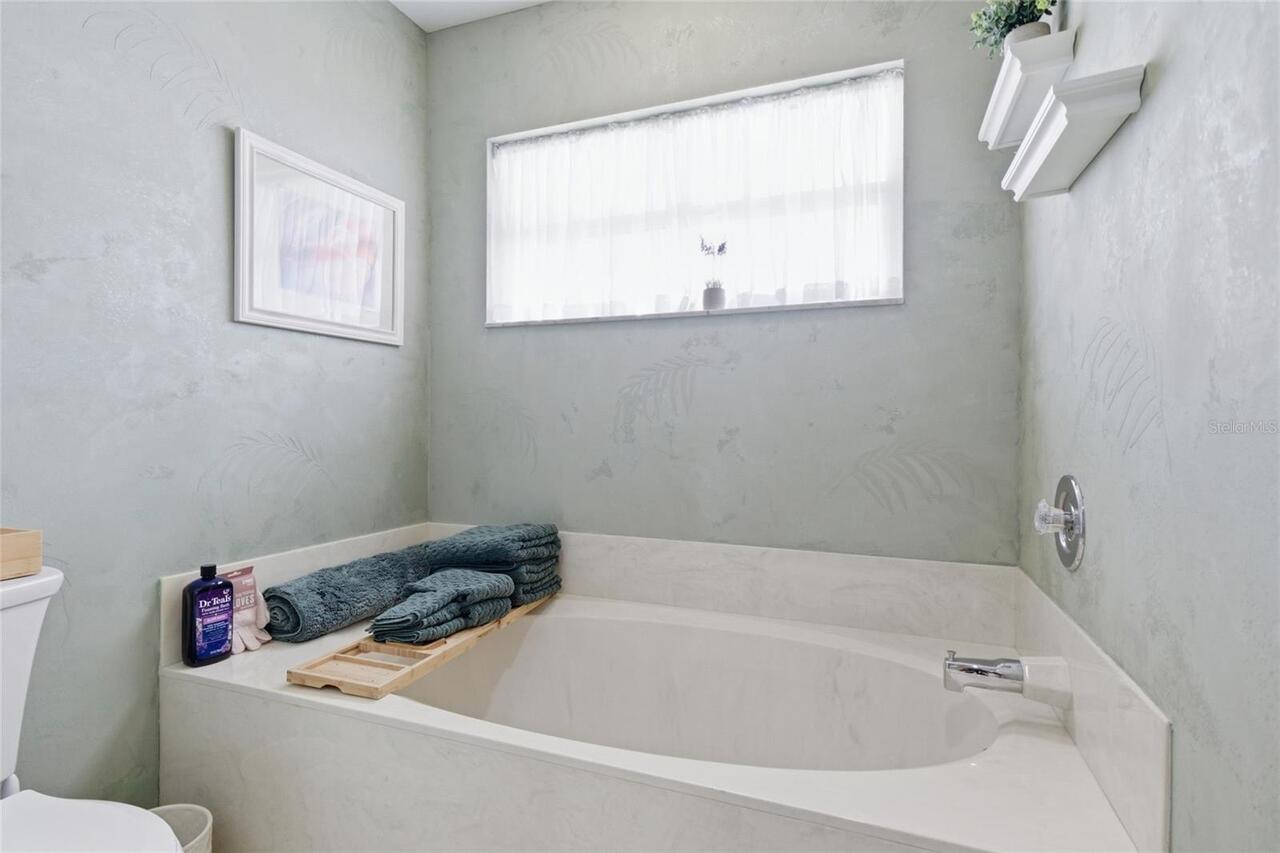 Listing Photo 18