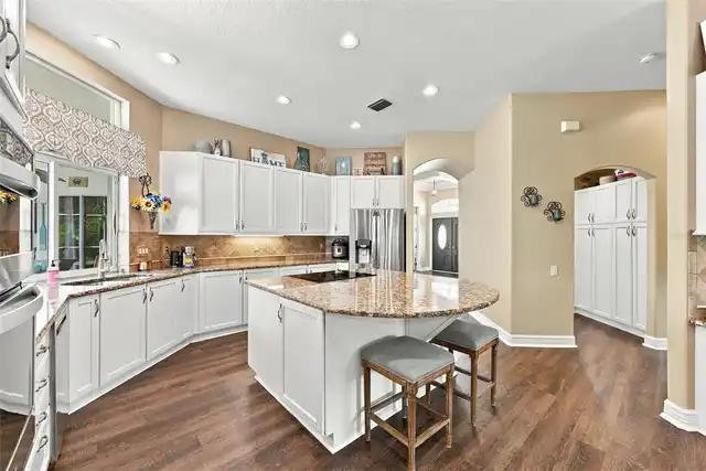 Listing Photo 17