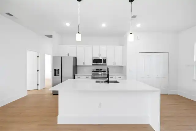 Listing Photo 16