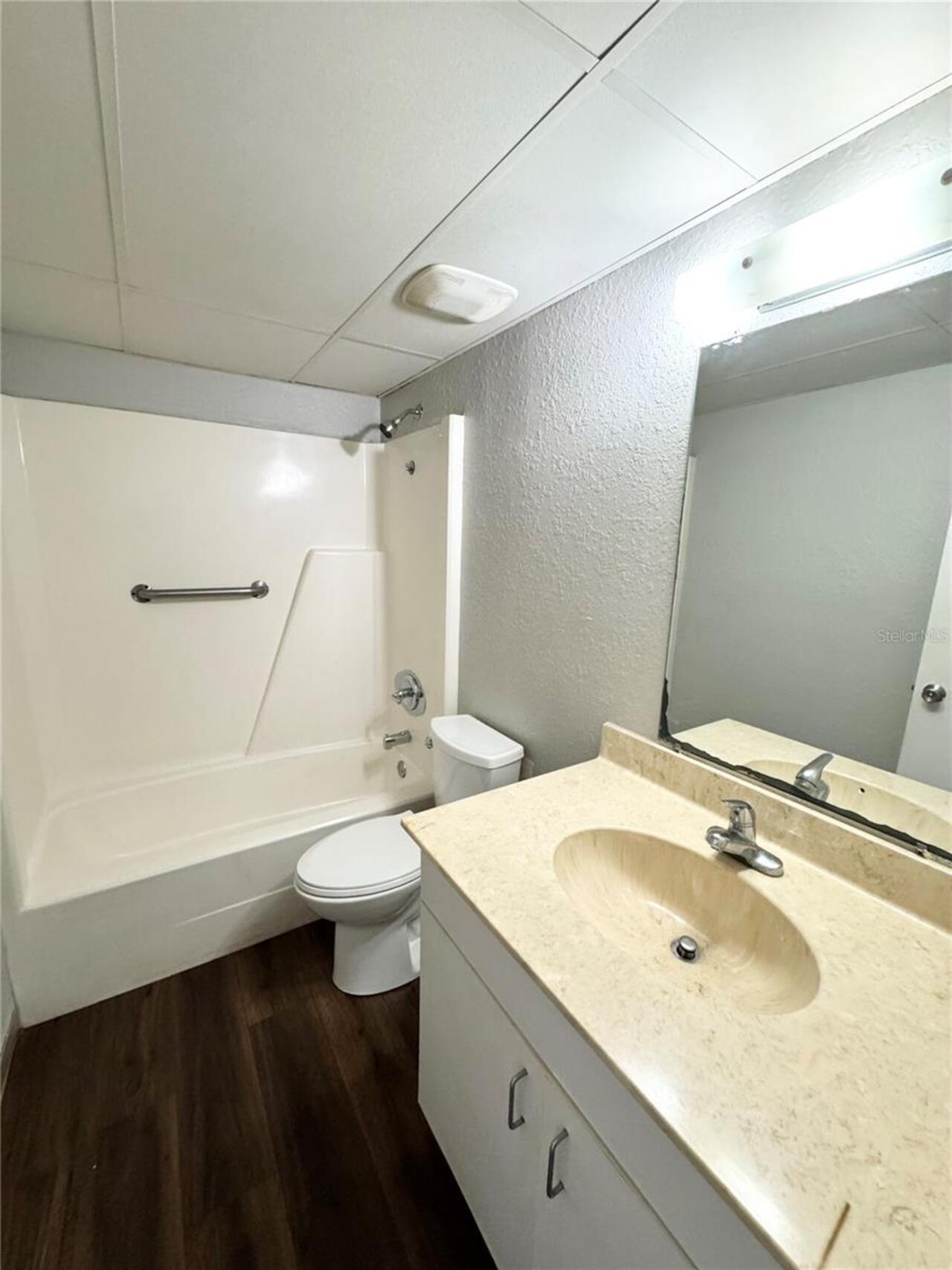 Listing Photo 11