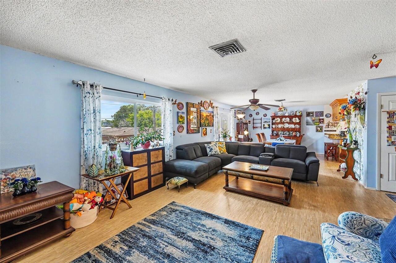 Listing Photo 8