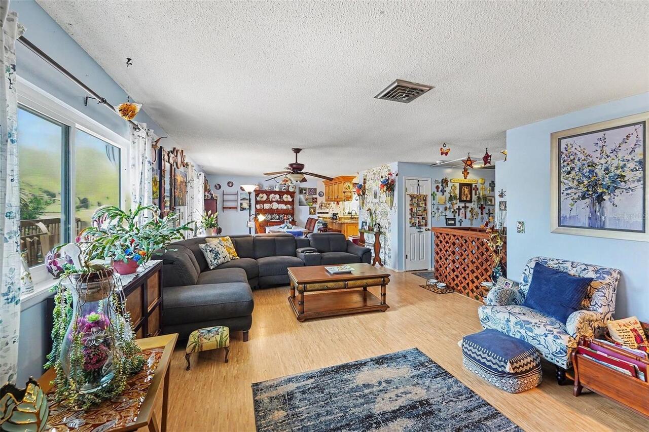 Listing Photo 9