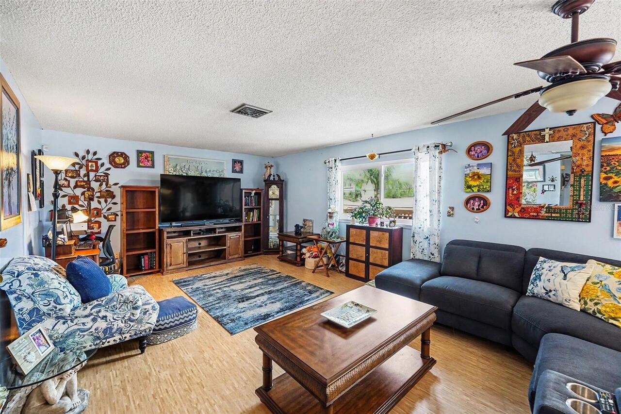 Listing Photo 14