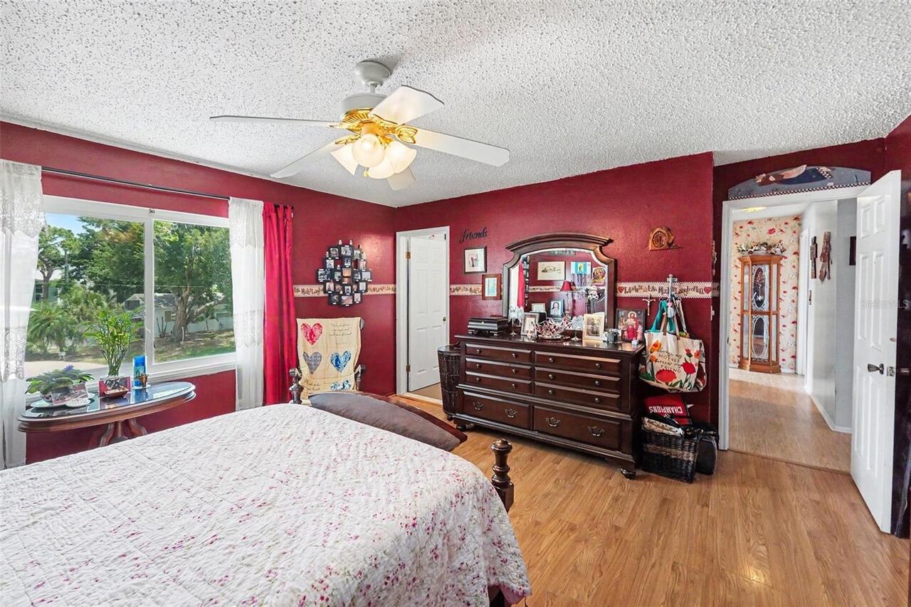 Listing Photo 17