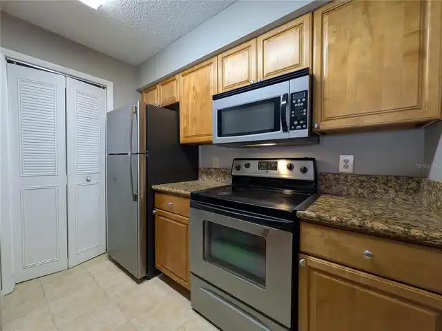 Listing Photo 9
