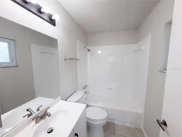 Listing Photo 12