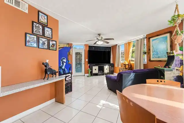 Listing Photo 7