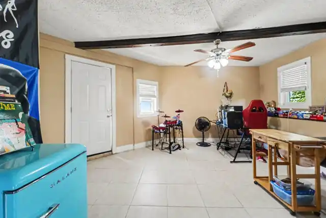Listing Photo 14