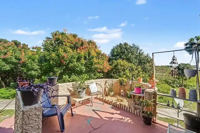 Listing Photo 17