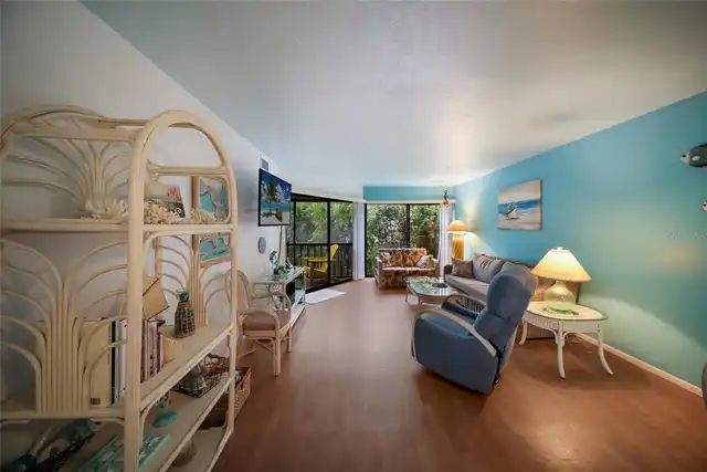 Listing Photo 14