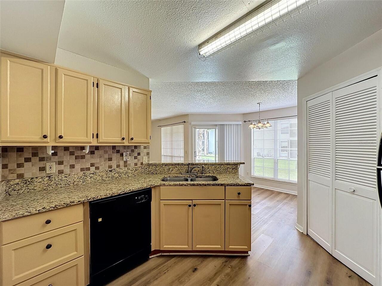 Listing Photo 9