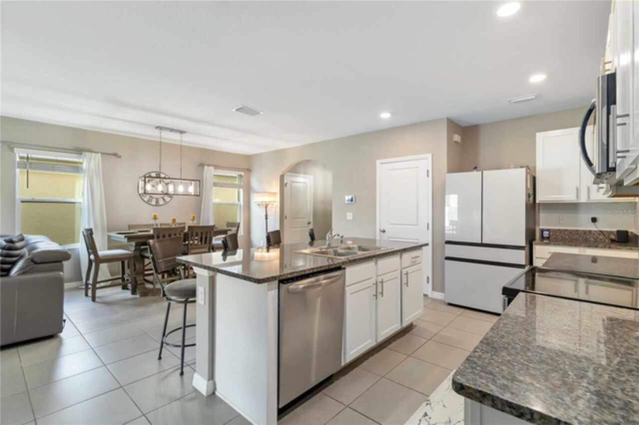 Listing Photo 11