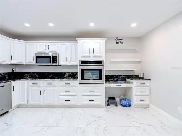 Listing Photo 14