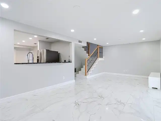 Listing Photo 19