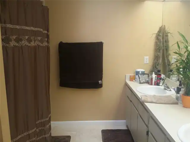 Listing Photo 8
