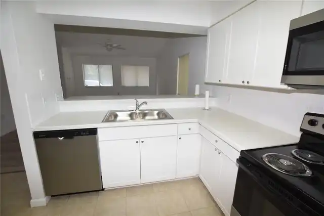 Listing Photo 9