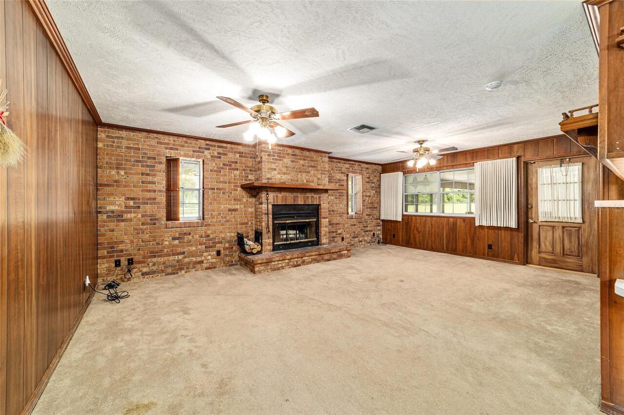 Listing Photo 14
