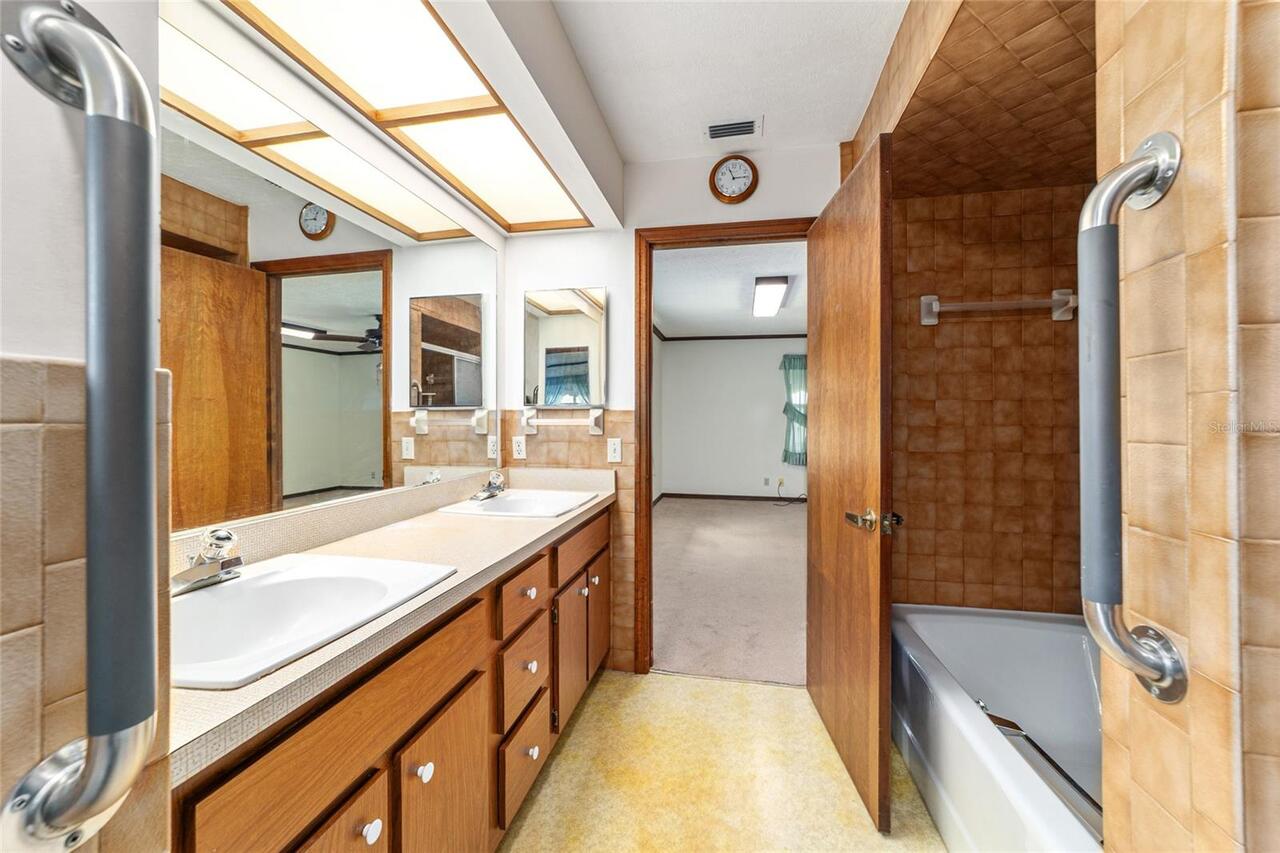 Listing Photo 43